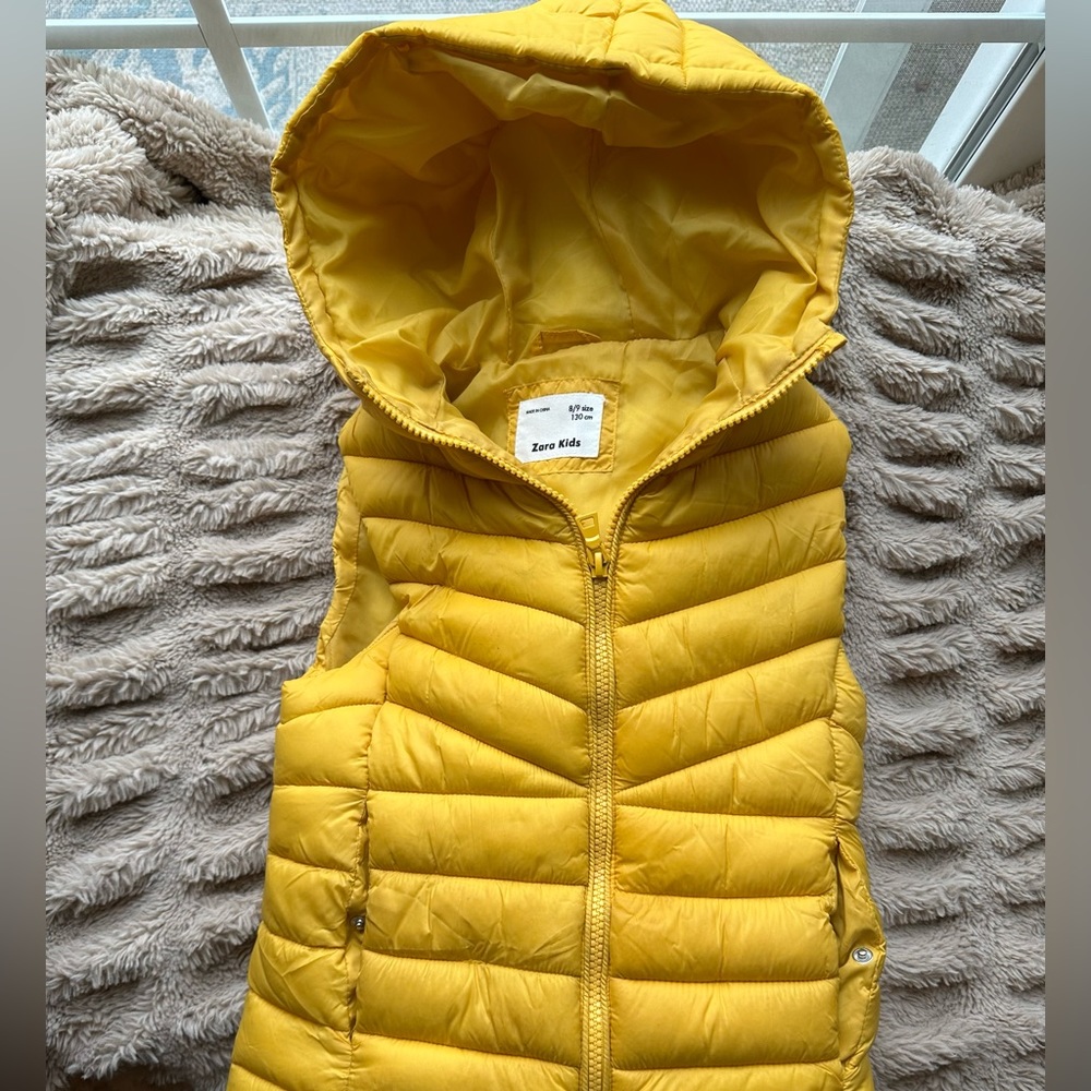 Zara kids: puffer vest: used